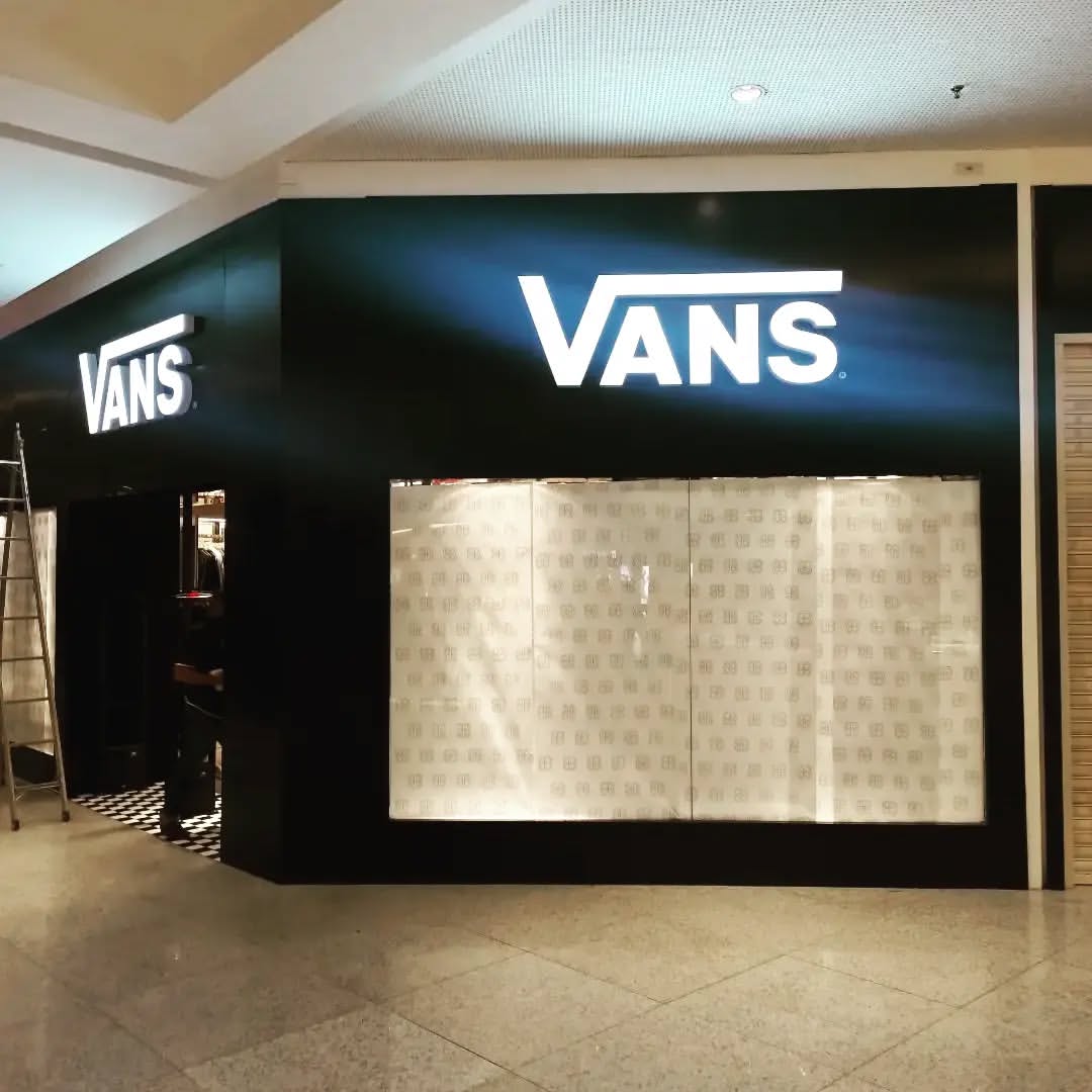Fachada Vans - Projeto Impressign Comunicação Visual