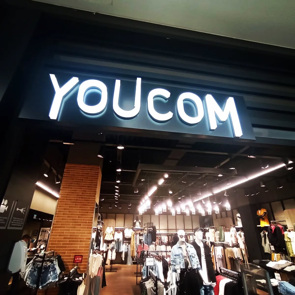 Fachada YOUcom - Projeto Impressign Comunicação Visual